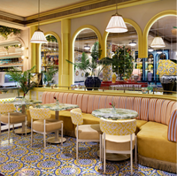 Ensemble de meubles de restaurant modernes de luxe, table de restaurant en bois massif pour cafés, pubs et hôtels, service personnalisable tout-en-un