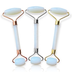 Cuore opale <span class=keywords><strong>Gua</strong></span> <span class=keywords><strong>Sha</strong></span> Stone Natural Moonstone Facial Jade Roller e <span class=keywords><strong>Gua</strong></span> <span class=keywords><strong>Sha</strong></span> Set Opalite Moon Guasha Massager Kit per il viso - Product Image 2