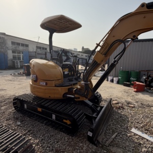 รถขุดขนาดเล็ก CAT 303E แบบเปิดห้องโดยสาร ใช้ระบบไฮดรอลิก สำหรับงานจัดสวน งานขุดดิน และงานตัดร่อง - Product Image 3