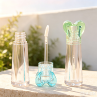 Tube de brillant à lèvres transparent de 6 ml avec bouchon cœur, conteneur vide conique pour huile à lèvres, flacon en plastique pour emballage de maquillage – Vente en gros