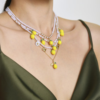 Colliers pendentifs en acier inoxydable de haute qualité avec motif citron émaillé, élégants colliers pour femmes avec perles imitation perles pour les fêtes