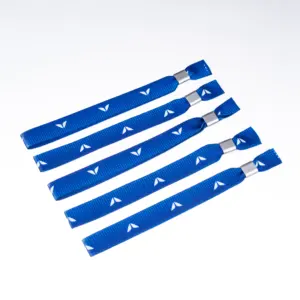 Braccialetto regalo promozionale di alta qualità con Logo tessuto personalizzato bracciale in poliestere produttori di braccialetti in Cina