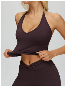 Ensemble de sport et de yoga pour femme, grande taille, avec logo personnalisé, short et soutien-gorge à taille contrastante, coupe en V et effet froncé aux fesses - Product Image 5