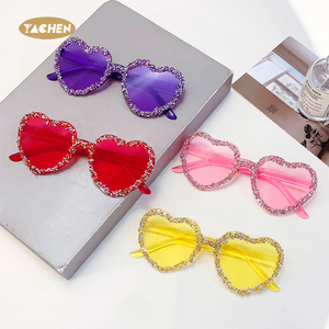 Yachen nouveauté lunettes de soleil en cristal étincelant en forme de coeur lunettes de fête pour femmes filles lunettes de fête - Product Image 4
