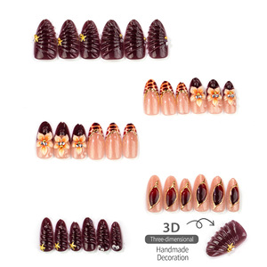 Faux ongles en amande pour l'automne et l'hiver, 30 pièces, avec feuille d'or 3D, effet œil de chat, fleur, étoile, perle, pour manucure DIY tendance - Product Image 3