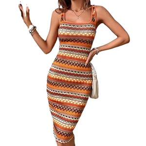 เดรสผู้หญิงแบบสวมใส่สบายๆ ความยาวปานกลาง แต่งระบาย ดีไซน์พิมพ์ลายตามสั่ง ผ้าถัก ทรงเข้ารูป แขนกุด สำหรับฤดูร้อนและฤดูใบไม้ผลิ ขายส่งแบบ OEM - Product Image 1