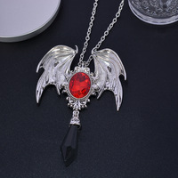Collier Pendentif Gothique Aile de Chauve-Souris avec Pierre Rouge, en Alliage Plaqué Argent Antique et Cristal Noir, Bijou Statement pour Femme, Cadeau