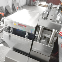 Machine d'emballage sous blister dur pour canule IV