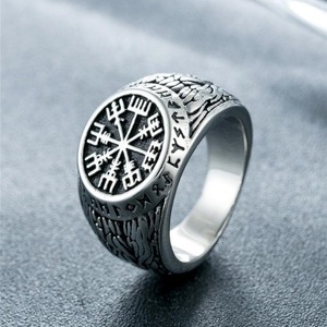 Universel pour hommes et femmes, <span class=keywords><strong>bague</strong></span> en acier inoxydable de style viking. Boussole étoile nordique de qualité rétro punk. - Product Image 1