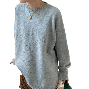 Suéter Personalizable con Patrón Bordado, Suéter Holgado de Punto con Cuello Redondo y Bordado de Nicho para Mujer - Product Image 3