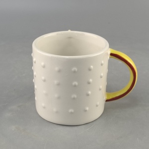 Taza de café de cerámica en relieve personalizada con Árbol de Navidad creativo, muñeco de nieve de Papá Noel para decoraciones de ceremonias navideñas - Product Image 5