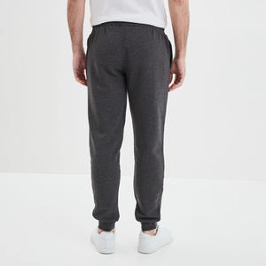 Jogging classique décontracté à jambe droite pour homme, taille mi-haute avec poignets côtelés, taille élastique et deux poches latérales, polyvalent pour un usage quotidien - Product Image 4