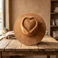 Nouvelle Arrivée 2026 – Chapeau Fedora Femme en Daim Végétalien Hiver, Motif Cœur Brûlé au Laser, Couronne, Large Bord, Décoration Pompons, Phénix