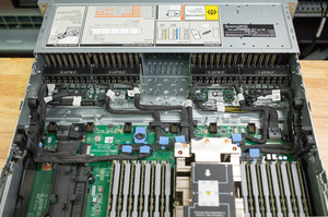 Servidor en Rack PowerEdge R7715 2U, AMD EPYC 9005, 160 Núcleos, 6 TB DDR5 5200 MT/s, SSD NVMe, Servidor de IA Empresarial de Alto Rendimiento - Product Image 5