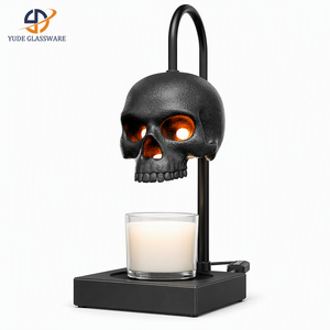 Bestseller: Skulpturierte Totenkopf-Elektrokerzen-Wärmelampe für Halloween-Schlafzimmer-Styling - Product Image 1