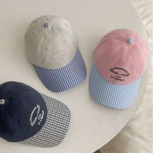 Casquette de baseball respirante et imperméable à motif écossais, blocs de couleur et lettres brodées, douce, pour parents et enfants, style décontracté et sportif - Product Image 2