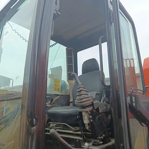 Excavadora Hidráulica de Orugas Usada de 6 Toneladas 305.5E con Bomba de Engranajes y Motor, de Segunda Mano y Alta Calidad - Product Image 5