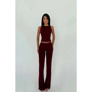 ชุดเซ็ตผู้หญิงสีแดงเชอร์รี่ แมนโลา คอลเลคชั่นเสื้อผ้าสตรีสุดหรู - Product Image 3