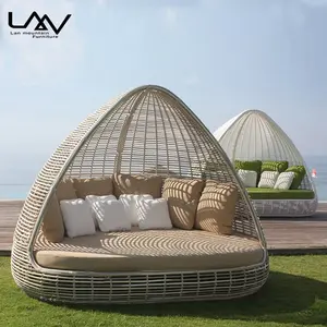 आधुनिक आउटडोर रतन सूरज बिस्तर एल्यूमीनियम फ्रेम कोच लाउंज गार्डन आंगन चंदवा के साथ होटल पूल सोफ़ा