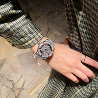 Montre ronde en argent CILOA pour homme, personnalisable avec des cadeaux de luxe de haute qualité, nouveau style tendance, montre à quartz étanche.