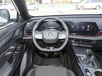 Voiture à essence Changan X5 Plus 2026, taille des pneus R17, conduite à gauche, état neuf, boîte de vitesses manuelle/DCT automatique, caméra de recul