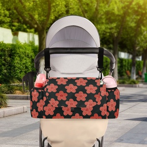 Organizador de Pañales Personalizado con Diseño de Flor Roja Hawaiana, Bolsa para Cambiar Pañales, Organizador para Cochecito - Product Image 5