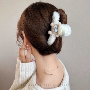 Mignonne pince à cheveux en peluche en forme de boule de charbon, grande taille, style Instagram, pince à cheveux pompon, pince requin, adorable et moelleuse - Product Image 3
