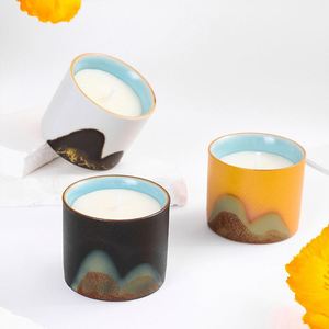 Vela Aromática Artesanal de Cerámica con Cera de Soja, Aromaterapia, en Frasco Glaseado con Diseño de Montaña, Decoración para el Hogar - Product Image 1