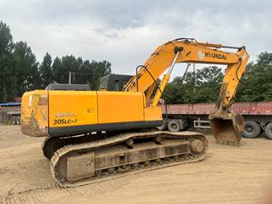 Vente flash : Excavatrice sur chenilles d'occasion Hyundai 305LC-7 de 30 tonnes avec moteur Cummins et composants de transmission en stock - Product Image 2