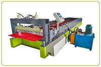 Machine à rouleaux pour tôles de toiture trapézoïdales en aluminium