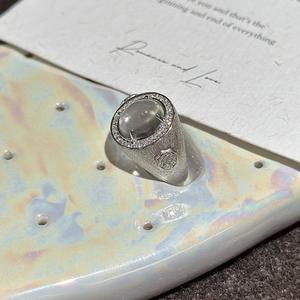 Anillo de Plata Pura S925 con Espuma de Agua y Jade, Estilo Vintage, Diseño de Nicho Simple y Moderno, Corte Ovalado con Forma de Diamante, Acabado Cepillado con Efecto de Huella Dactilar - Product Image 4