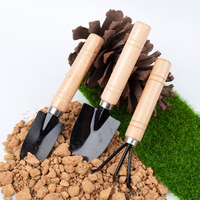 Set Tiga Alat Berkebun Modern Warna Hitam, Sekop Kecil untuk Pot, Alat Penggembur Tanah untuk Menanam Bunga dan Sayuran di Dalam Ruangan
