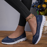 Vente en gros de baskets décontractées pour femmes, personnalisées, respirantes, en dentelle ajourée, à semelle épaisse blanche, noires, style urbain, usine OEM