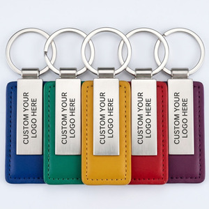 Porte-clés en cuir de haute qualité, finition argentée bronzée à la main, rivets personnalisés, design unique, best-seller, avec fermoir mousqueton, vente en gros, produit très demandé - Product Image 1