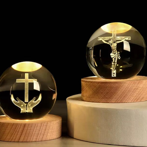 기독교 가톨릭 <span class=keywords><strong>LED</strong></span> 천사 빛나는 3D 문 아트 크리스탈 볼 예수 십자가 부활절 공 장식 나무 받침대로 야간 조명 - Product Image 1
