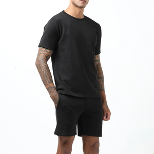 Vente en gros de vêtements d'été, nouvelle conception, ensembles décontractés pour hommes, ensembles de haute qualité à manches courtes, t-shirt et short, ensembles 2 pièces pour hommes - Product Image 2