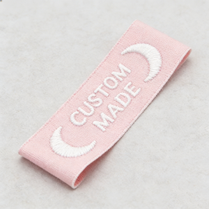 <span class=keywords><strong>Etichette</strong></span> <span class=keywords><strong>Tessute</strong></span> Personalizzate, <span class=keywords><strong>Etichette</strong></span> Ricamate a Fiocco per Abbigliamento, <span class=keywords><strong>Etichette</strong></span> Decorative Personalizzate per Marchi di Abbigliamento - Product Image 4