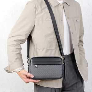 Bolso Deportivo Cruzado/de Hombro de PU para Hombre, Moderno, Transpirable, Impermeable, de Color Sólido, Multifuncional, Organizador Portátil - Product Image 4
