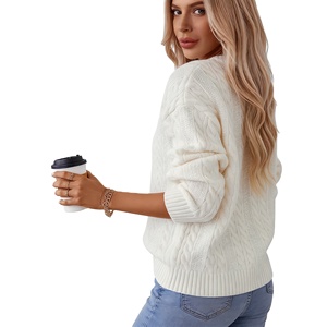 Suéter de Tricô Aconchegante com Gola Redonda na Cor Creme, Calor Clássico de Inverno com Textura Atemporal - Product Image 3