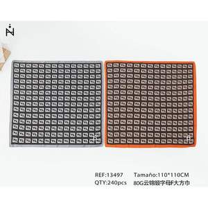 Sciarpa Quadrata Marca Z 110x110Cm in Poliestere con Motivo a Lettere, Accessorio di Moda Multifunzionale per Tutte le Stagioni - Product Image 3