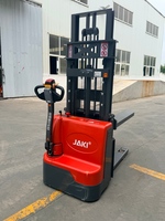 Forklift Pallet Stacker Listrik Penuh 1,5 Ton 2 Ton Tipe Berjalan dengan Tiang Dua Tingkat Baterai Lithium-ion