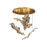 Lustre en verre soufflé à la main en forme de feuille, luminaire suspendu de luxe avec cadre doré, lampe moderne pour plafond haut, idéal pour villa, escalier, hall d'entrée