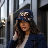 Gorra de Béisbol Bordada en 3D Personalizada al por Mayor, Gorra Snapback con Visera Rosa a Rayas, Adornos de Cadena Dorada y Parche con Estampado de Leopardo