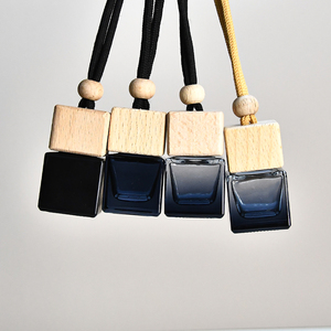 Flacon vide en verre <span class=keywords><strong>de</strong></span> parfum suspendu pour voiture 8ml pour diffuseur d'huiles essentielles Flacon <span class=keywords><strong>de</strong></span> parfum carré noir givré - Product Image 2