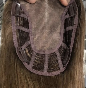 Topper per capelli vergini cinesi di alta qualità con base in seta, colore biondo 613 con riflessi, pronto per la spedizione - Product Image 4