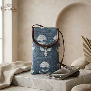 Bolso de mano para portátil con estampado artesanal, ecológico, de tela tipo alfombra, con dos cremalleras, correa de hombro de nailon, forro de algodón y detalles de rexeno. - Product Image 5