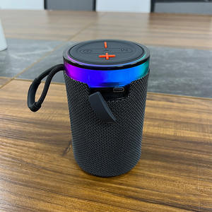 Altavoz Bluetooth Portátil para Exteriores con Anillo de Luz RGB y Cubierta de Tela, 5W de Bajos - Product Image 2