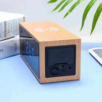 Horloge numérique multifonctionnelle en bois avec double alarme LED, haut-parleur, commande vocale, charge sans fil intelligente, luminosité réglable pour la maison