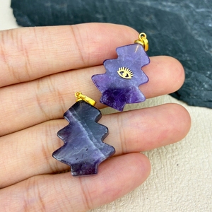 Cadeaux de Noël tendance : Pendentif en cristal de quartz naturel sculpté en forme de sapin avec breloque œil pour cadeau de fêtes - Product Image 4
