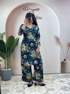 Ensemble TOP PLAZZO en coton rayonne pur et doux, imprimé avec des détails en feuille métallisée - Product Image 5